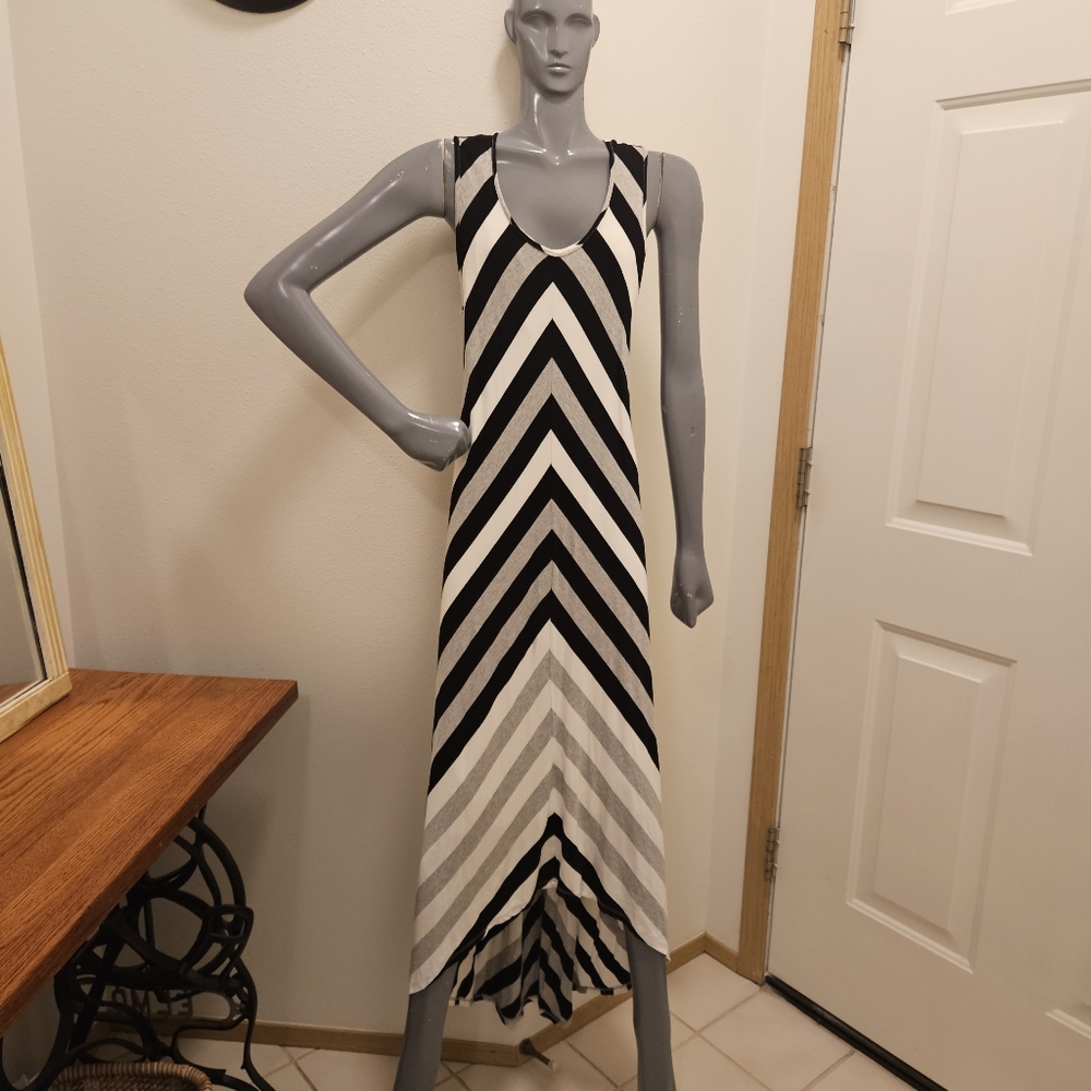Chico's size 1 Hi-low Maxi Dress - Picture 2 of 7